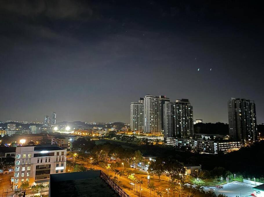 Apartment D13a, Cyberjaya, Netflix, Wifi, Free Parking, Balcony, 2013 Cyberjaya