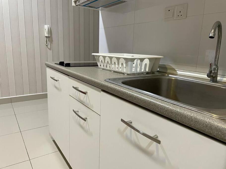 D13a, Cyberjaya, Netflix, Wifi, Free Parking, Balcony, 2013 Cyberjaya